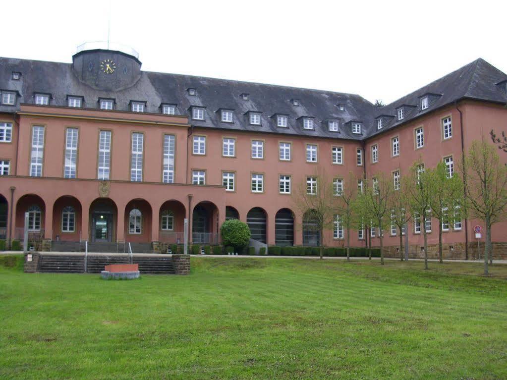 Hotel Robert-Schuman-Haus Trier Exterior foto